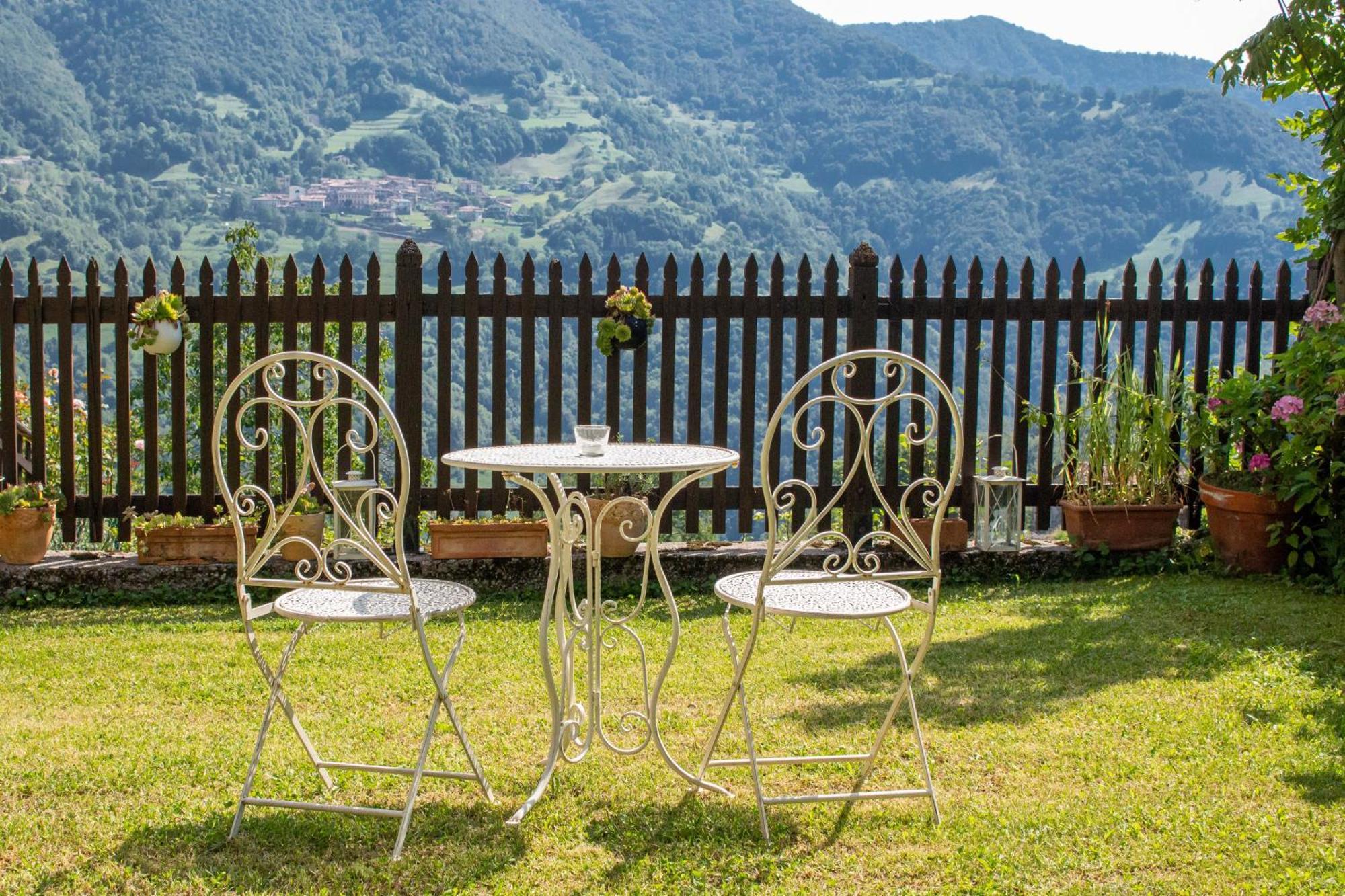 A Casa Di Gianni E Mari Bed & Breakfast Vestone Ngoại thất bức ảnh