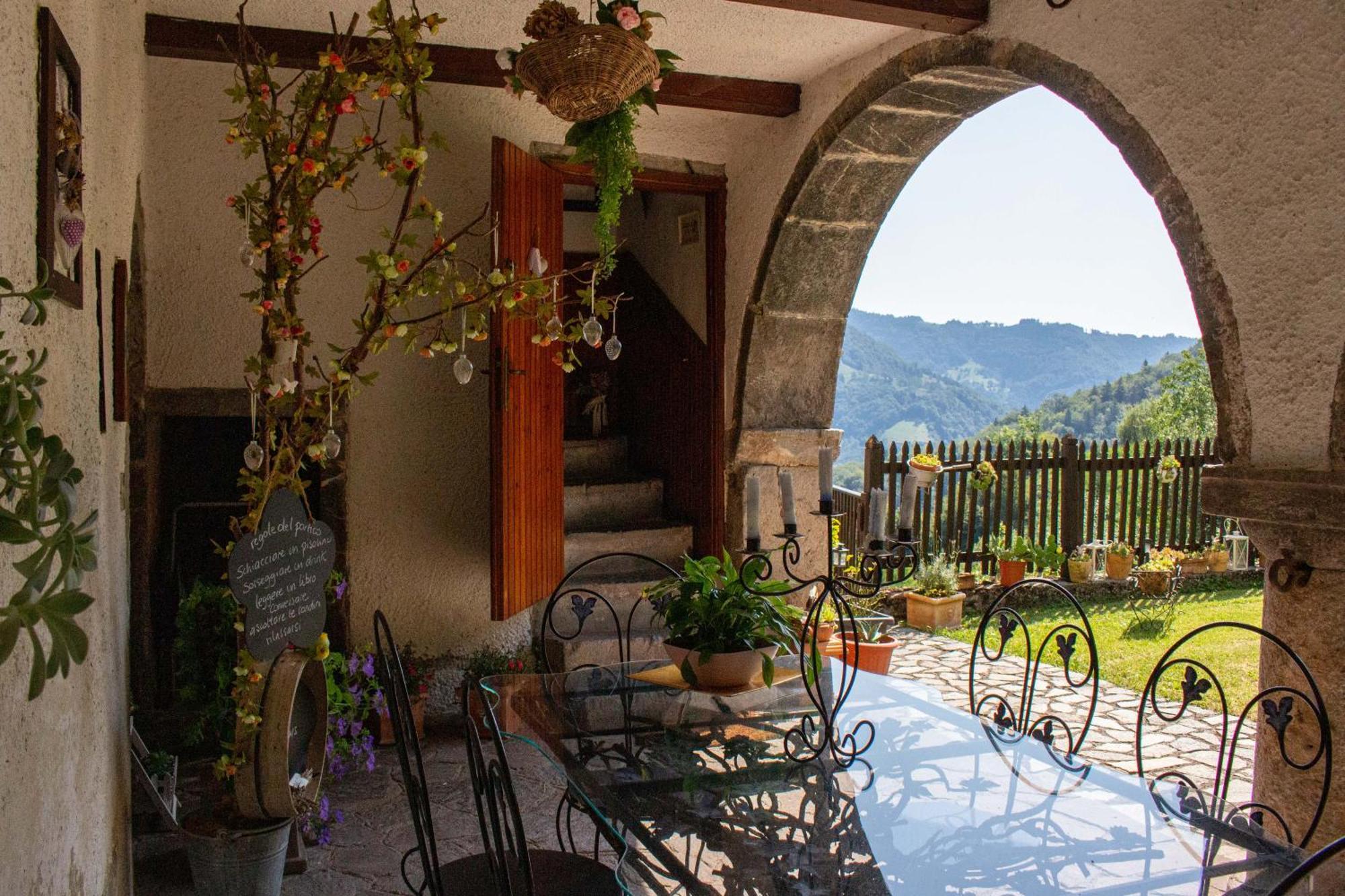 A Casa Di Gianni E Mari Bed & Breakfast Vestone Ngoại thất bức ảnh